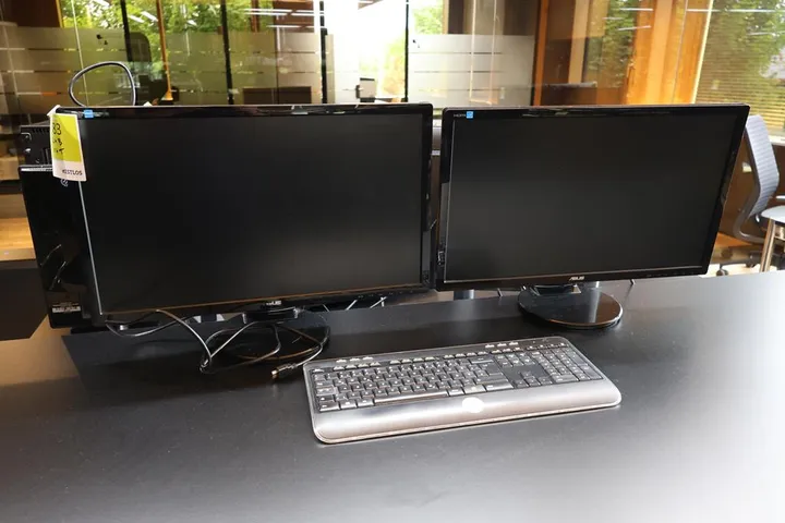 2 x Bildschirm 1 x Tastatur